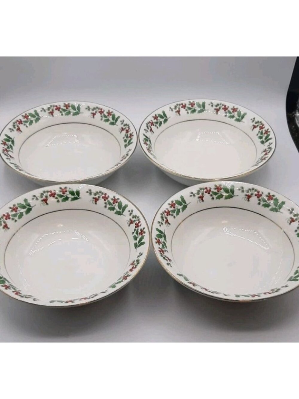 Vintage Gibson Holly Berry Cereal Soup Salad Bowls Set of 4 Everyday Dishes